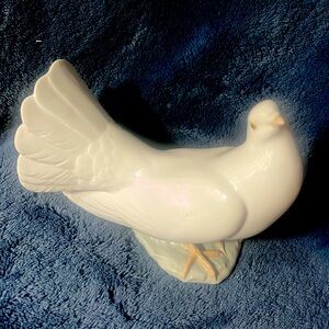 LLADRO Porcelain White Peace Fantail DOVE # 1015

#A-100